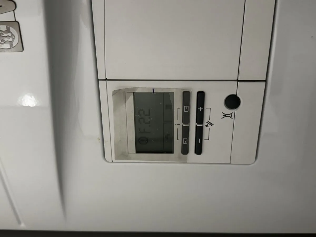 Jak uzupełnić wodę w kotle Vaillant? Błąd F.22 - instrukcja
