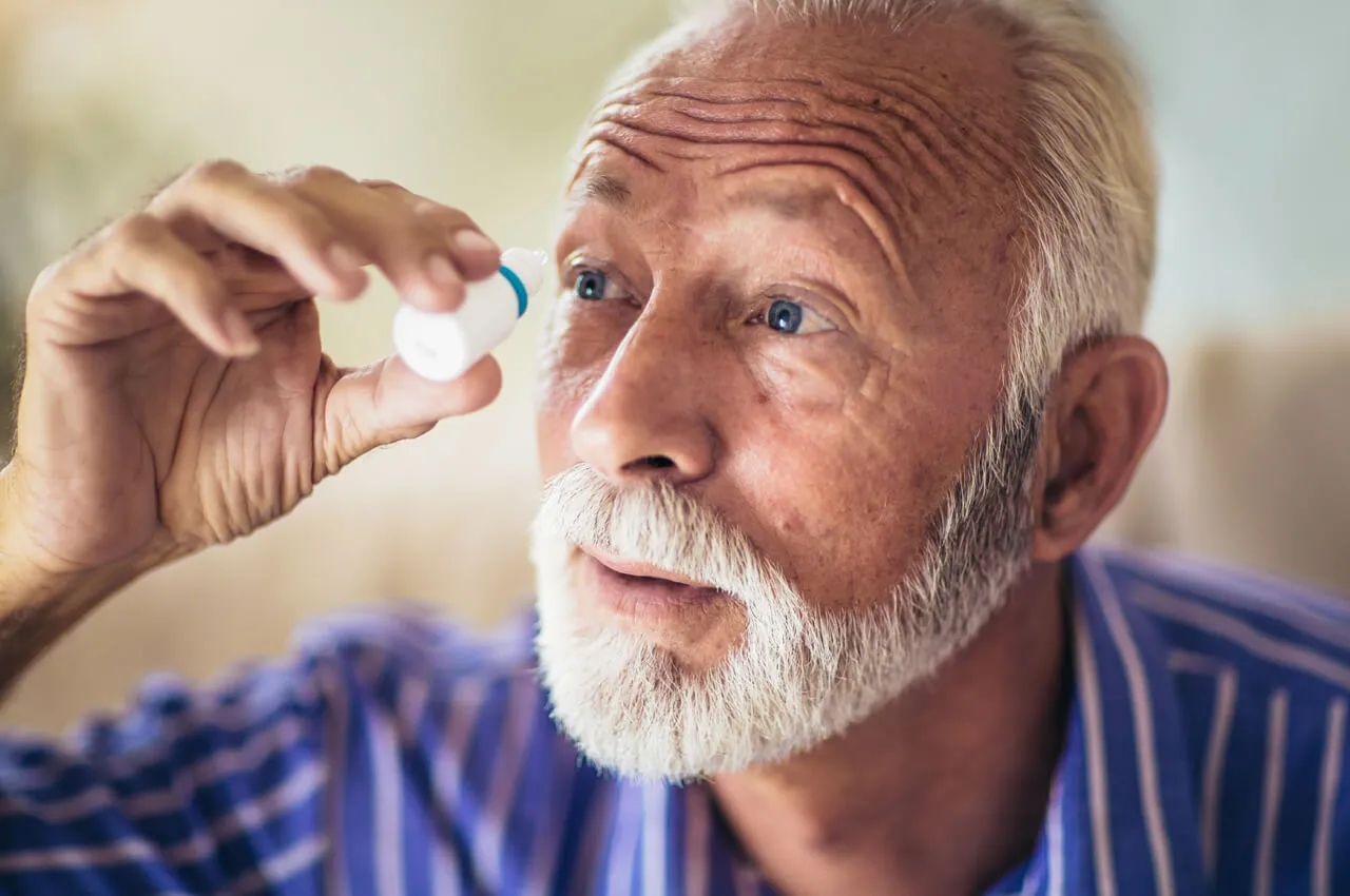 Kiedy można się schylać po operacji zaćmy, aby uniknąć powikłań?