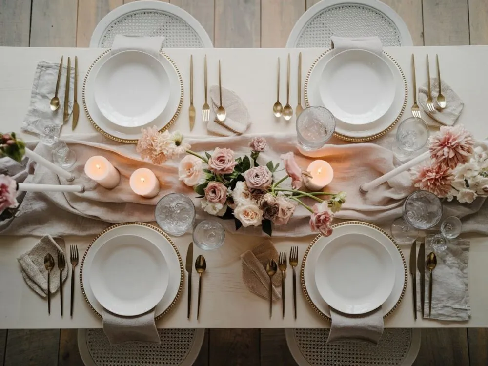 Dekoracja stołu na przyjęcie: przewodnik krok po kroku