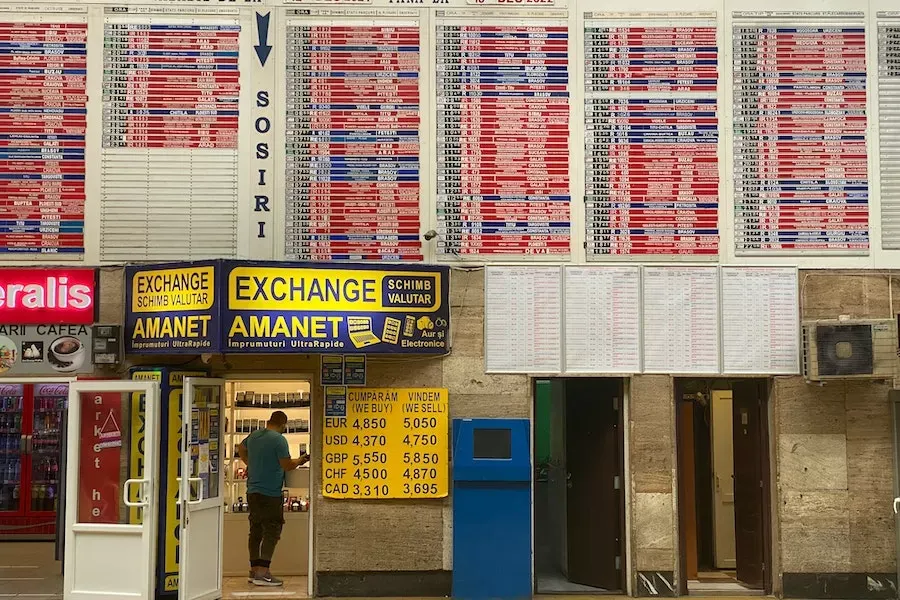 Kantor stacjonarny: zalety i wady tradycyjnej wymiany walut