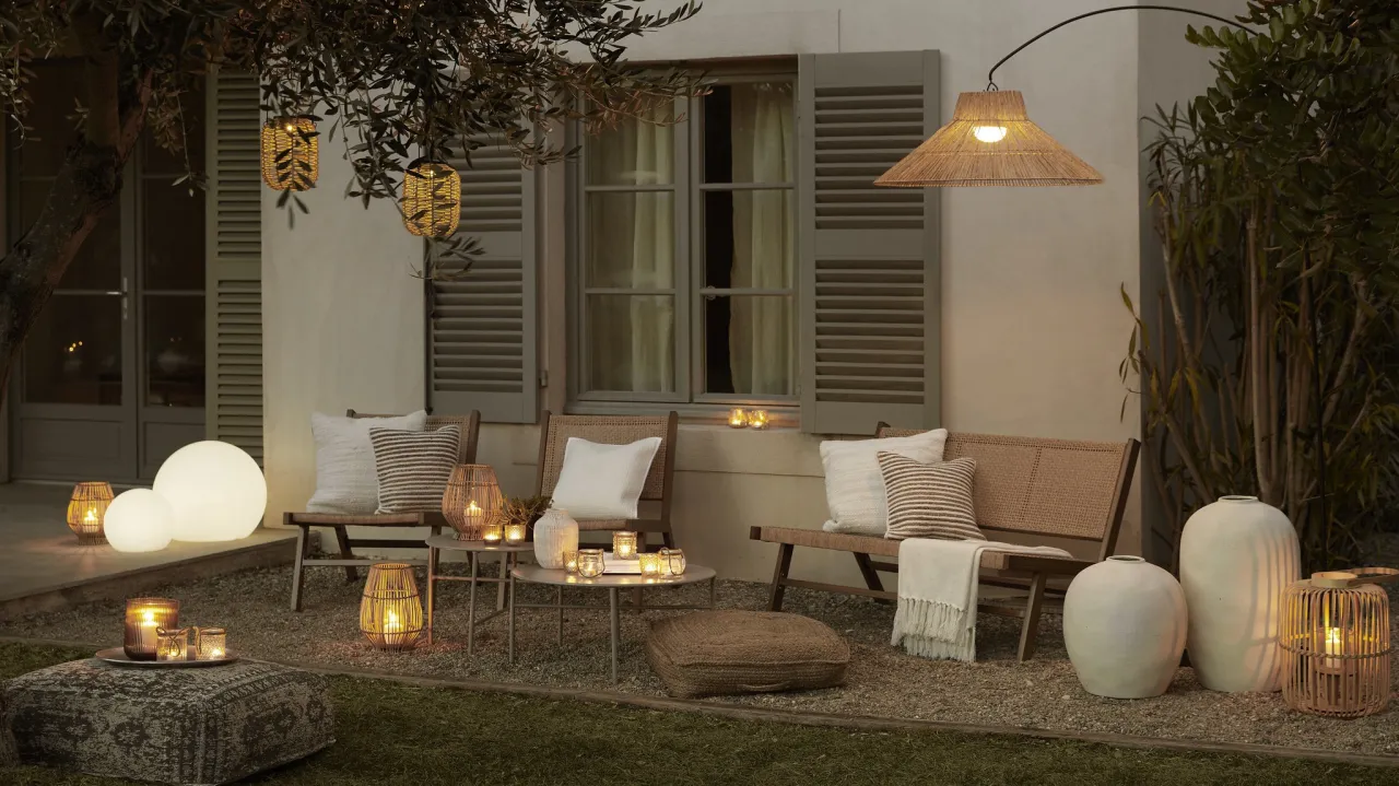 Oświetlenie tarasu: Inspiracje, porady i trendy na 2024