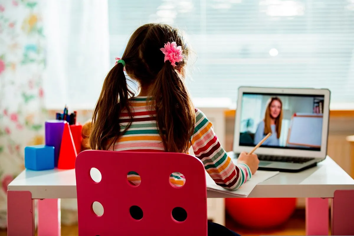 Czy szkoła w chmurze jest dobra? Odkryj jej plusy i minusy