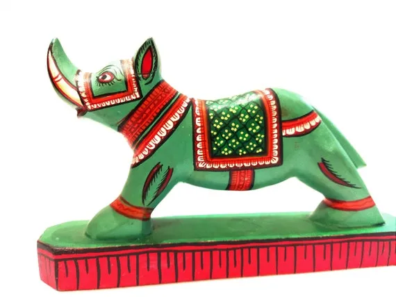 Zabawki w kształcie nosorożca - idealne dla psów, kotów i dzieci