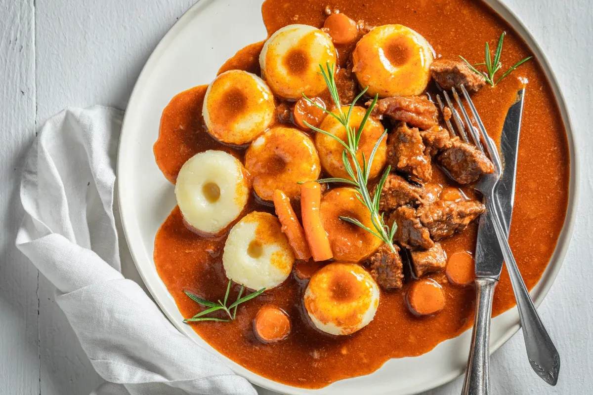 Jak długo gotować kluski śląskie, aby nie były gumowate?