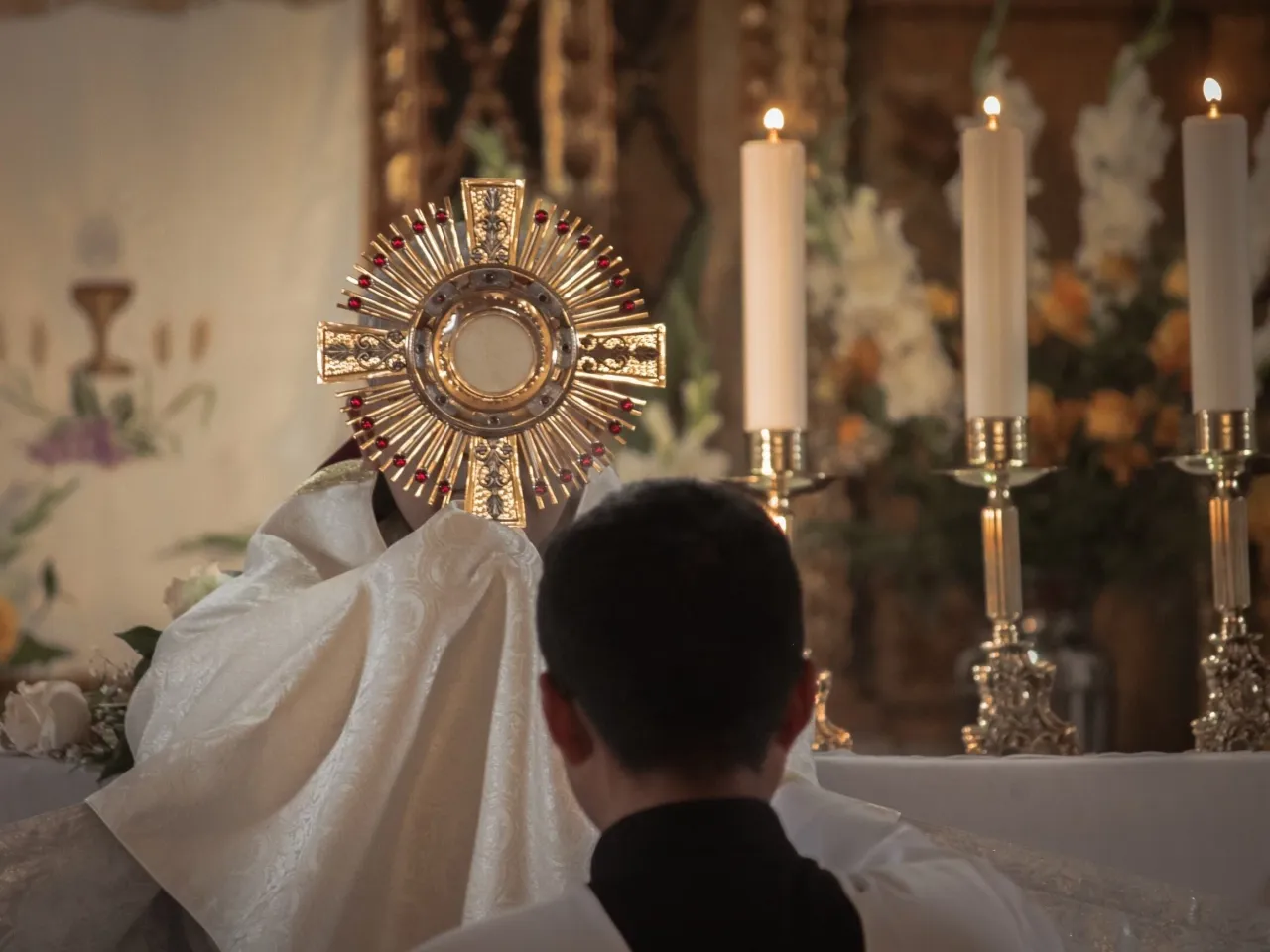 Czy msza rezurekcyjna jest mszą niedzielną? Poznaj swoje obowiązki