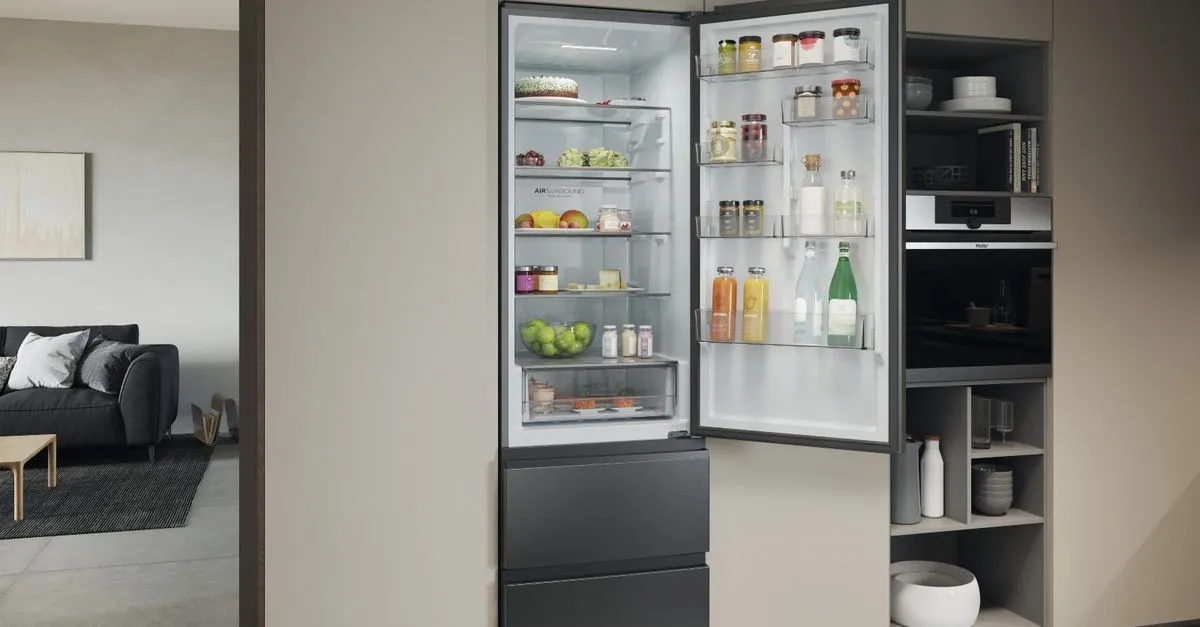 Czym czyścić lodówkę, aby uniknąć nieprzyjemnych zapachów i bakterii?
