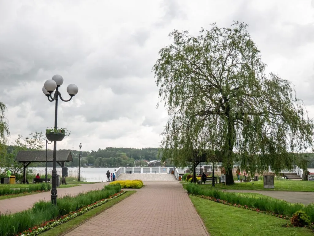 Co można zwiedzić w Mrągowie? Odkryj ukryte skarby tego miasta