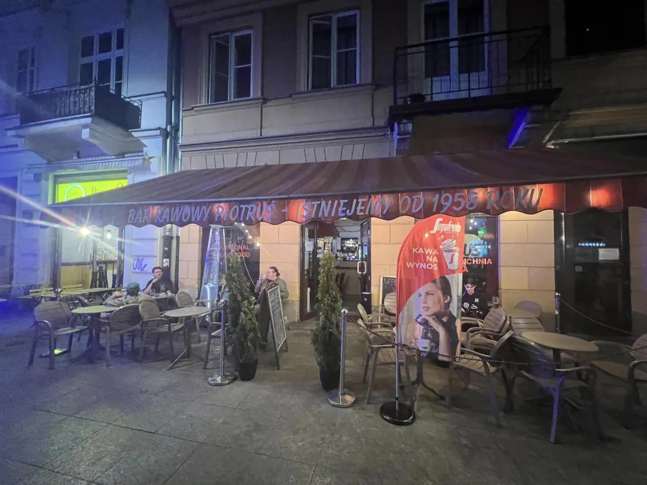 Bar u Piotra i Pawła Poznań: Kultowy schabowy, klimat, praktyczne info