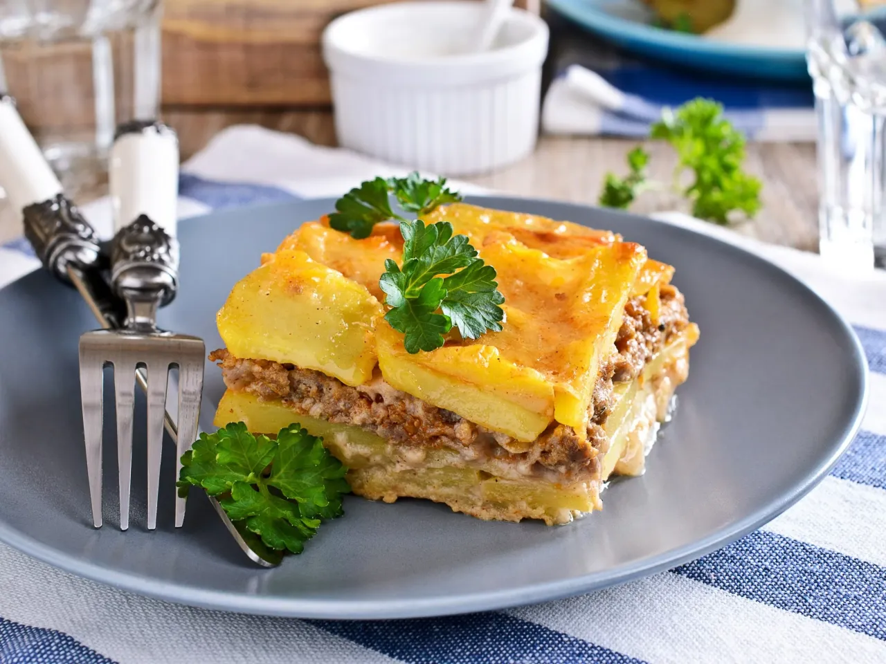Klasyczna Zapiekanka Ziemniaczana: Prosty Przepis na Obiad Idealny