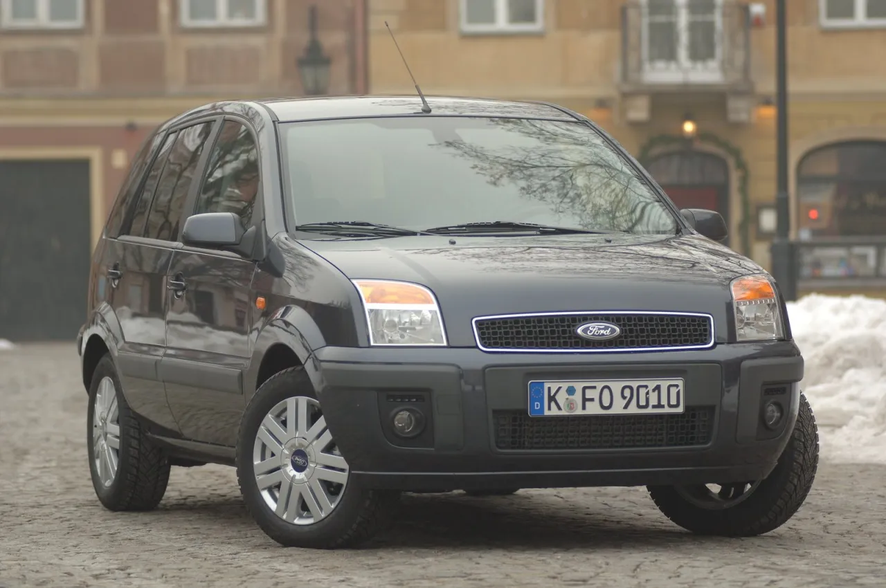 Ford Fusion pojemność baku – ile litrów zmieści się w zbiorniku?