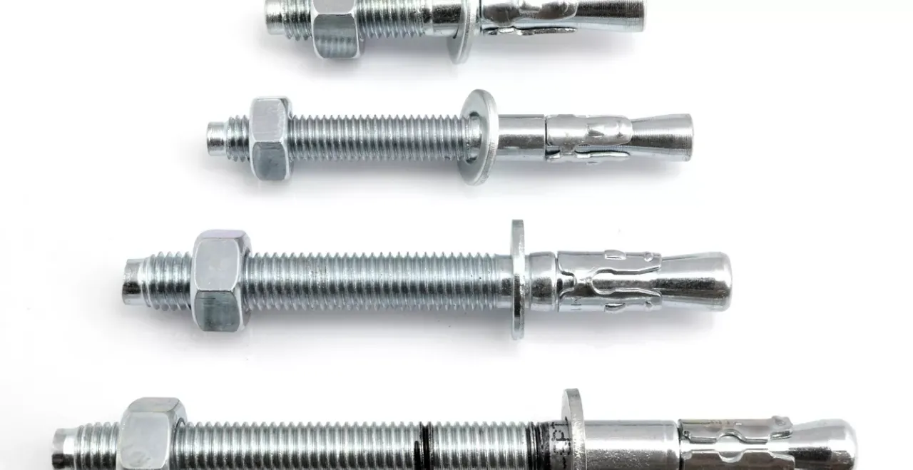 Jakie kotwy do garażu blaszanego - uniknij błędów przy montażu