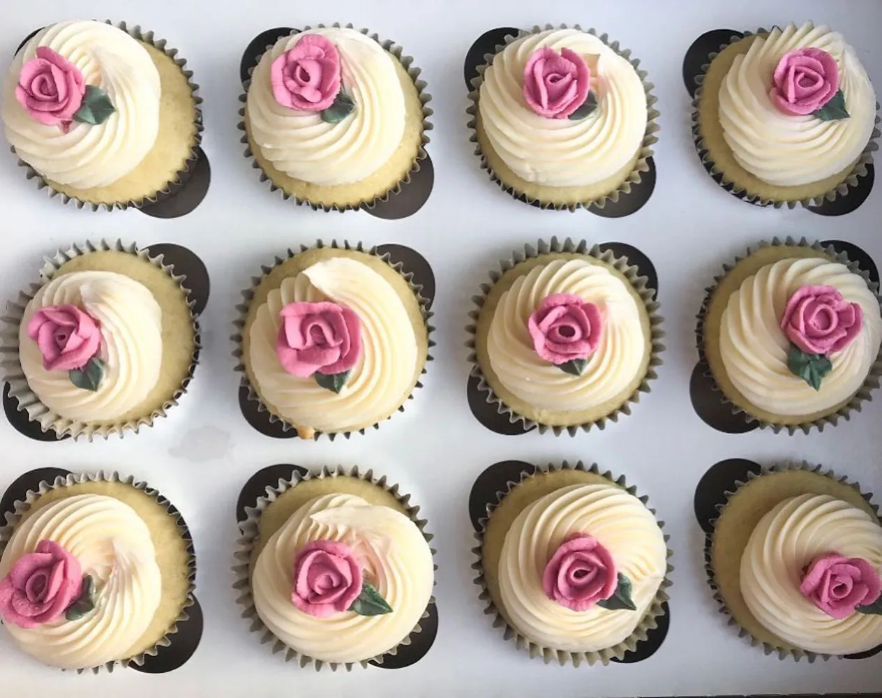 Jak używać wybielacza Wilton, aby uzyskać idealne kolory w wypiekach