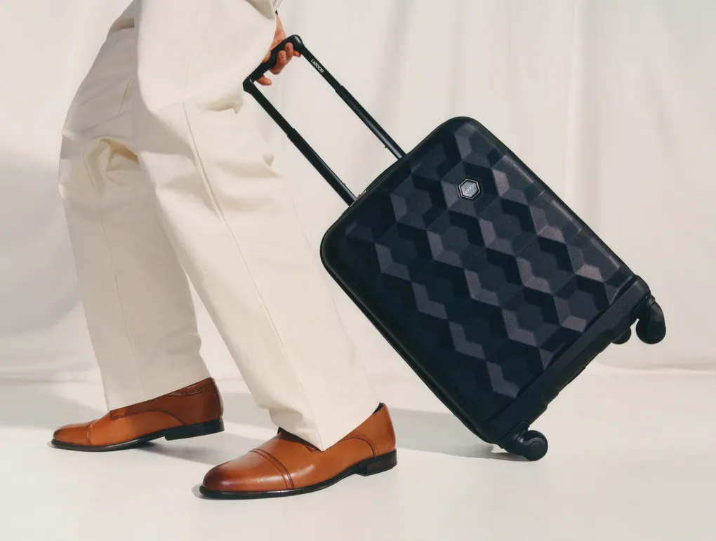 Walizka 32 kg ile to litrów? Poznaj pojemność idealnej walizki