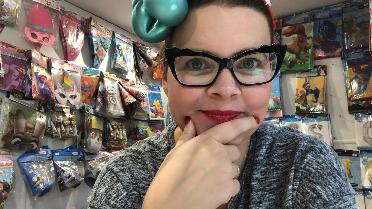 Jak napełnić balon konfetti i sprawić, by drobinki się przykleiły?