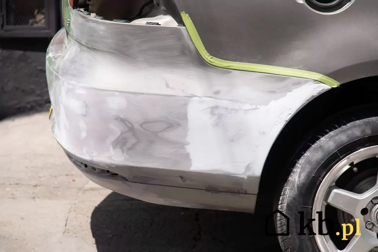 Malowanie zderzaka: Ile zapłacisz? Pełny cennik i porady eksperta.