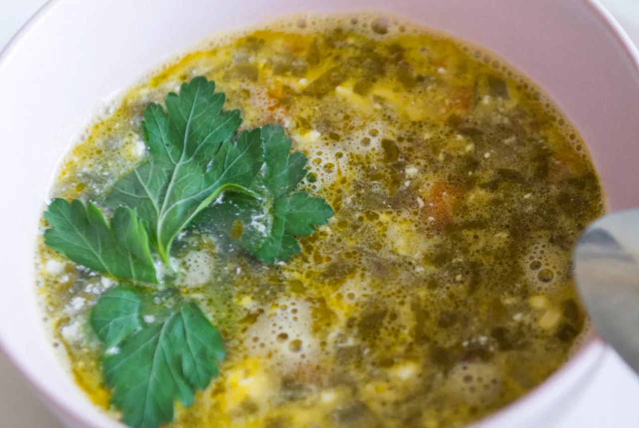 Jakie przyprawy do zupy szczawiowej, by uniknąć mdłego smaku? Jakie przyprawy do zupy szczawiowej, by uniknąć mdłego smaku?