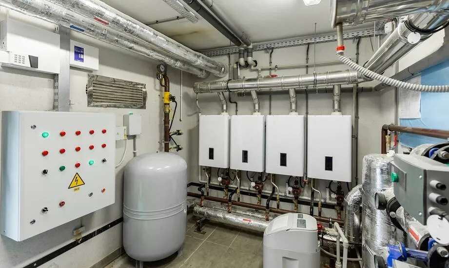 Jak działa kotłownia gazowa w bloku? Odkryj jej tajemnice i zalety