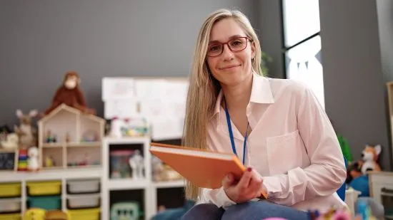 Czy żłobek podlega pod oświatę? Sprawdź, co musisz wiedzieć