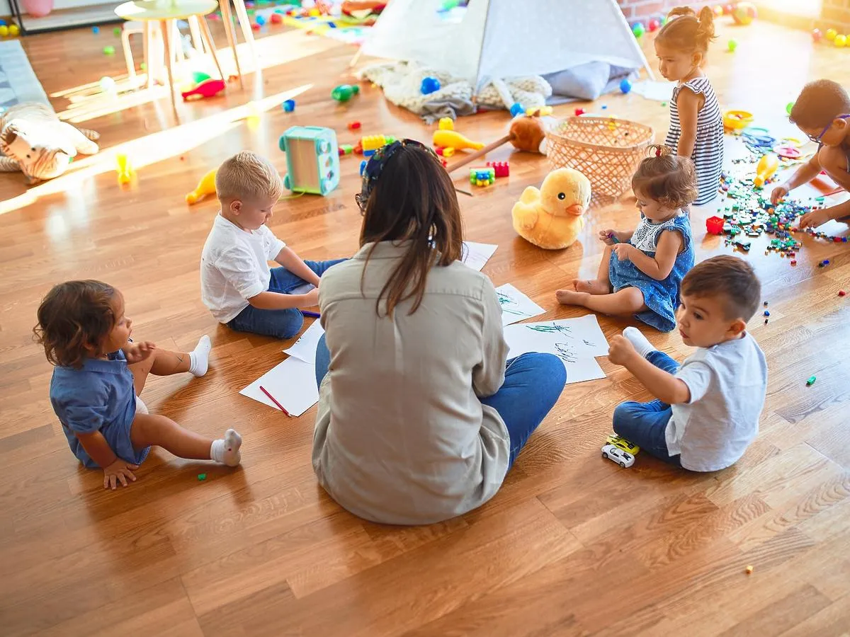 Kiedy dziecko nie nadaje się do żłobka? Objawy, które warto znać