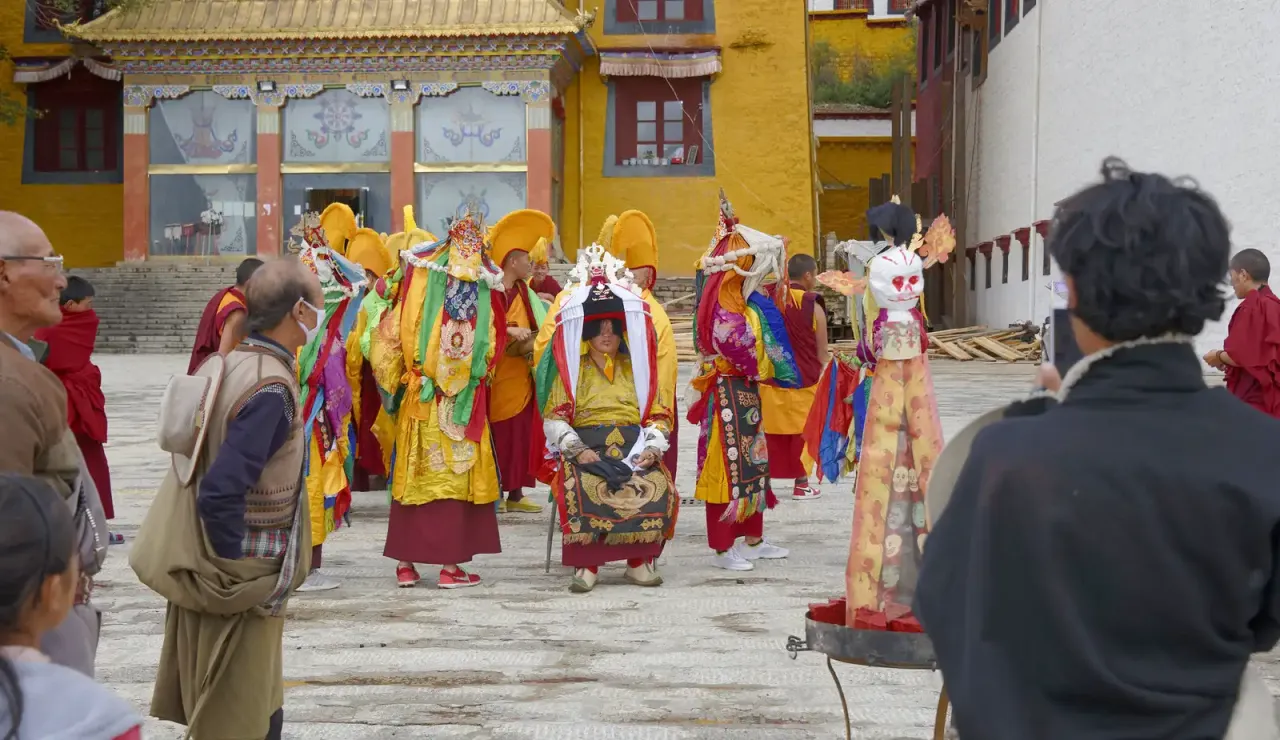 Wprowadzenie do buddyzmu tybetańskiego - kluczowe pojęcia i historia