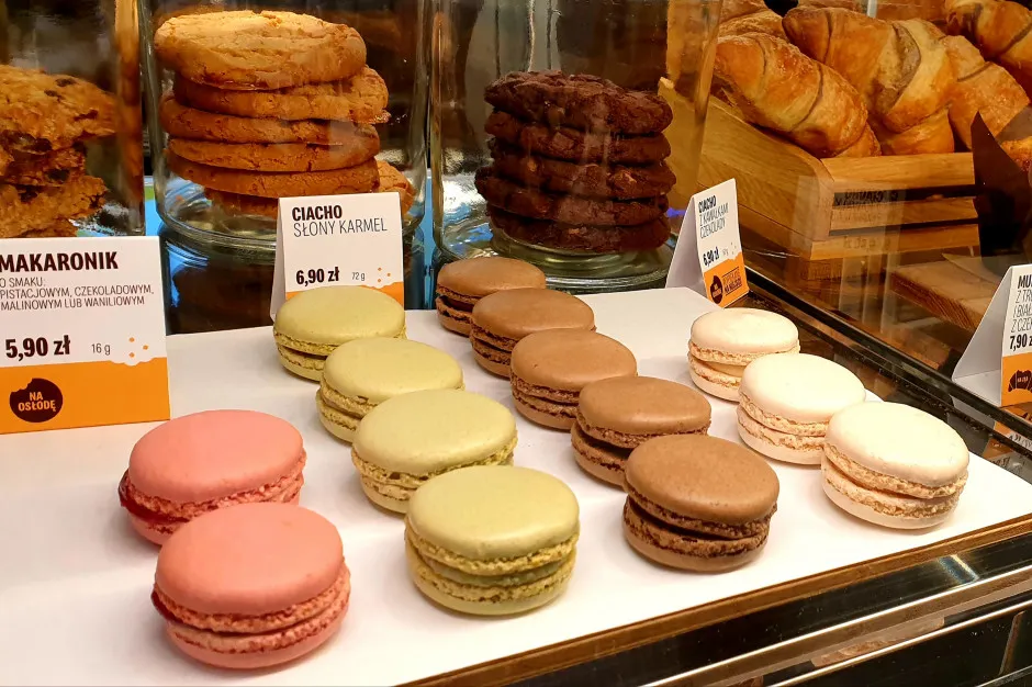 Gdzie kupić pyszne ciastka makaroniki w Polsce – najlepsze miejsca