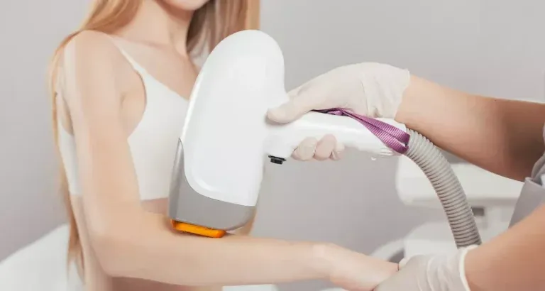 Depilacja laserowa a rak: Onkolodzy rozwiewają wątpliwości