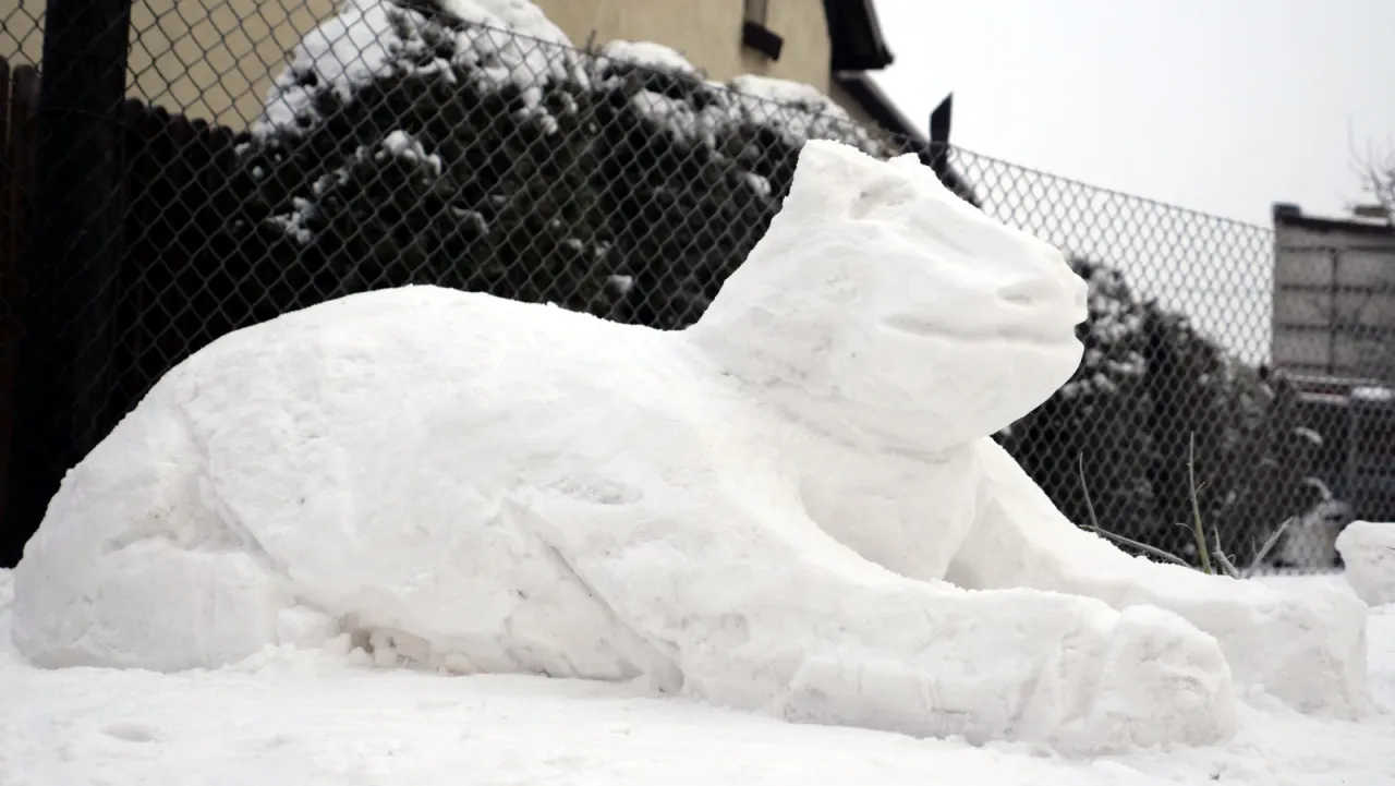 Rzeźba ze śniegu w Łodzi: Najpiękniejsze przykłady i lokalizacje