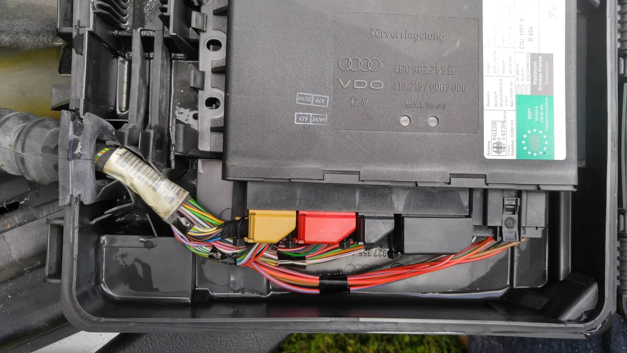 Gdzie jest moduł komfortu Audi A6 C6? Lokalizacja i dostęp