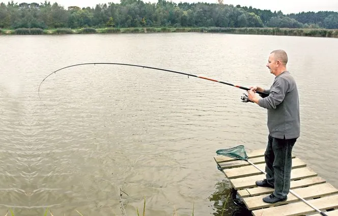 Gdzie można łowić bez karty wędkarskiej w Mazowieckiem? Sprawdź miejsca