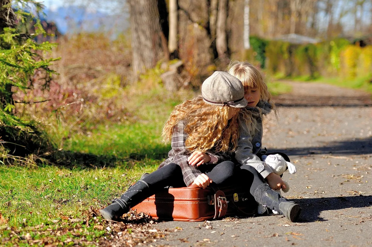 Wakacyjny niezbędnik: co spakować dla dziecka na wakacyjny wyjazd?