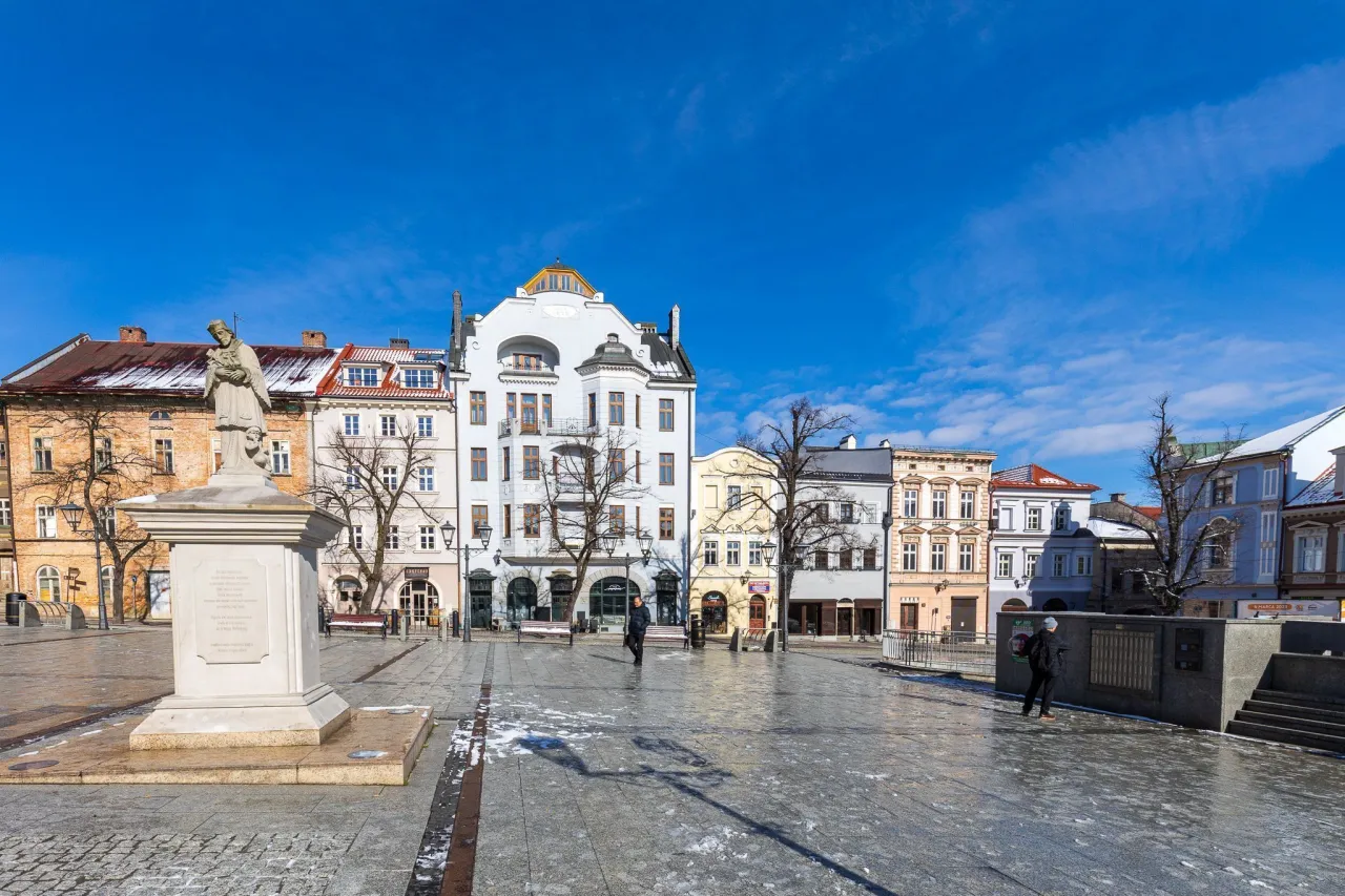 Rynek w Bielsku-Białej: Co kryje serce miasta? Przewodnik