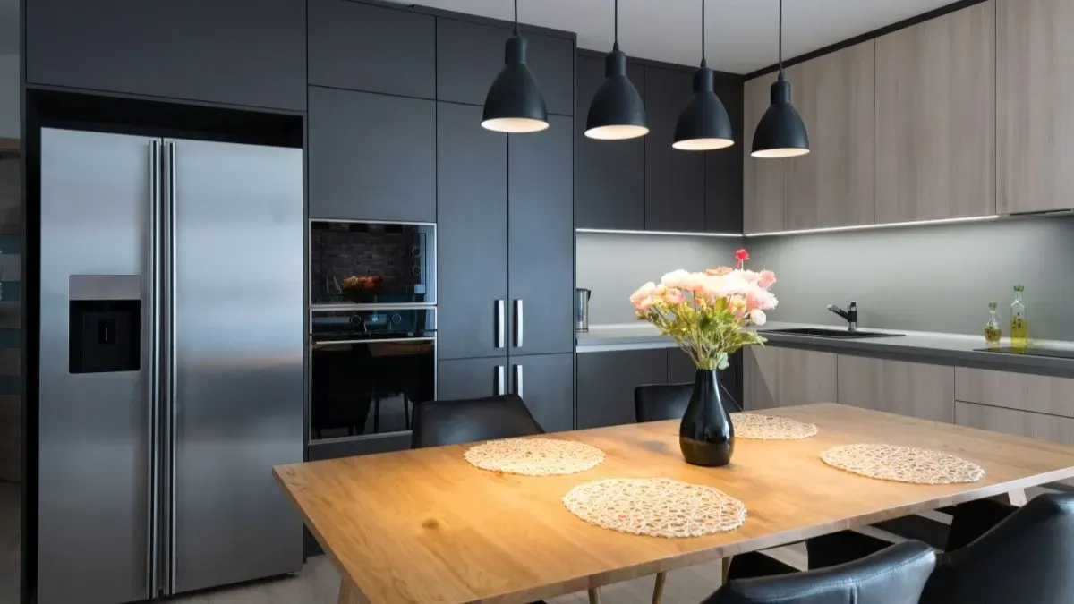 Meble MDF: Jak czyścić fronty matowe i w połysku bez ryzyka?