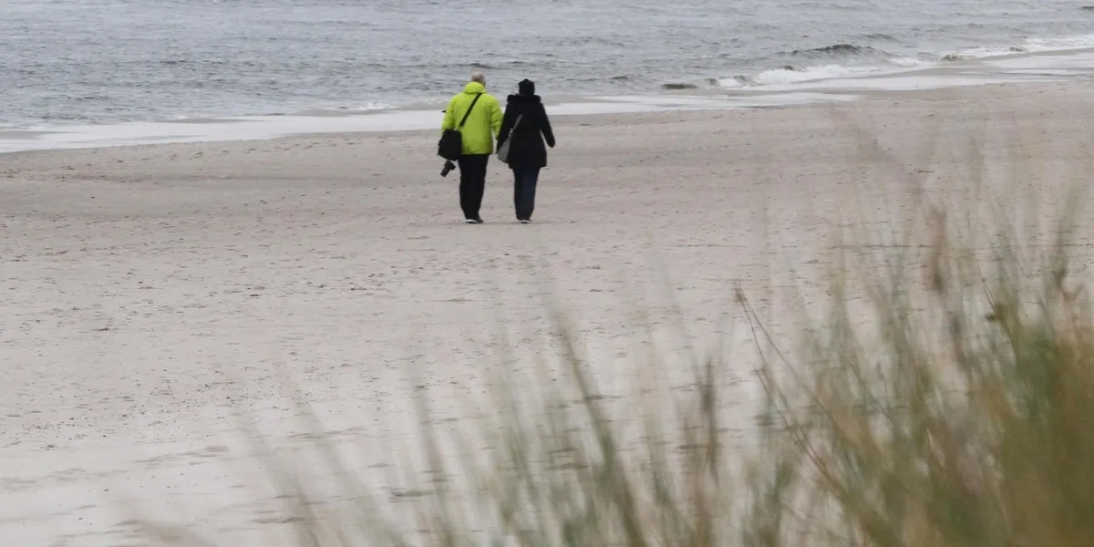 Kiedy najlepiej jechać nad morze po jod? Sprawdź idealny czas na zdrowie!