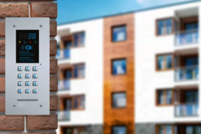 Jak otworzyć drzwi domofonem - sprawdzone metody i porady