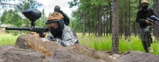 Co ubrać na paintball, aby czuć się komfortowo i bezpiecznie?