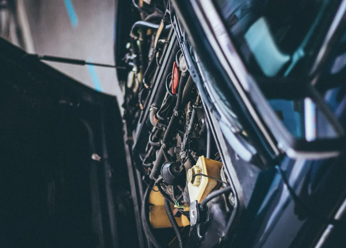 Producent elementów gumowych – jak rozpoznać firmę, która gwarantuje jakość i trwałość wyrobów?