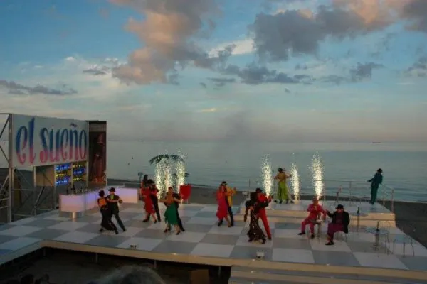 Teatr na plaży Gdynia - spektakle, które musisz zobaczyć latem