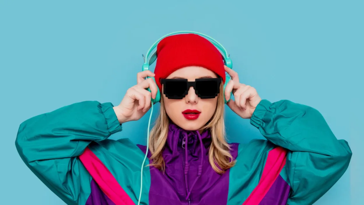 Impreza w stylu lat 90 - jak się ubrać, by nie popełnić błędu