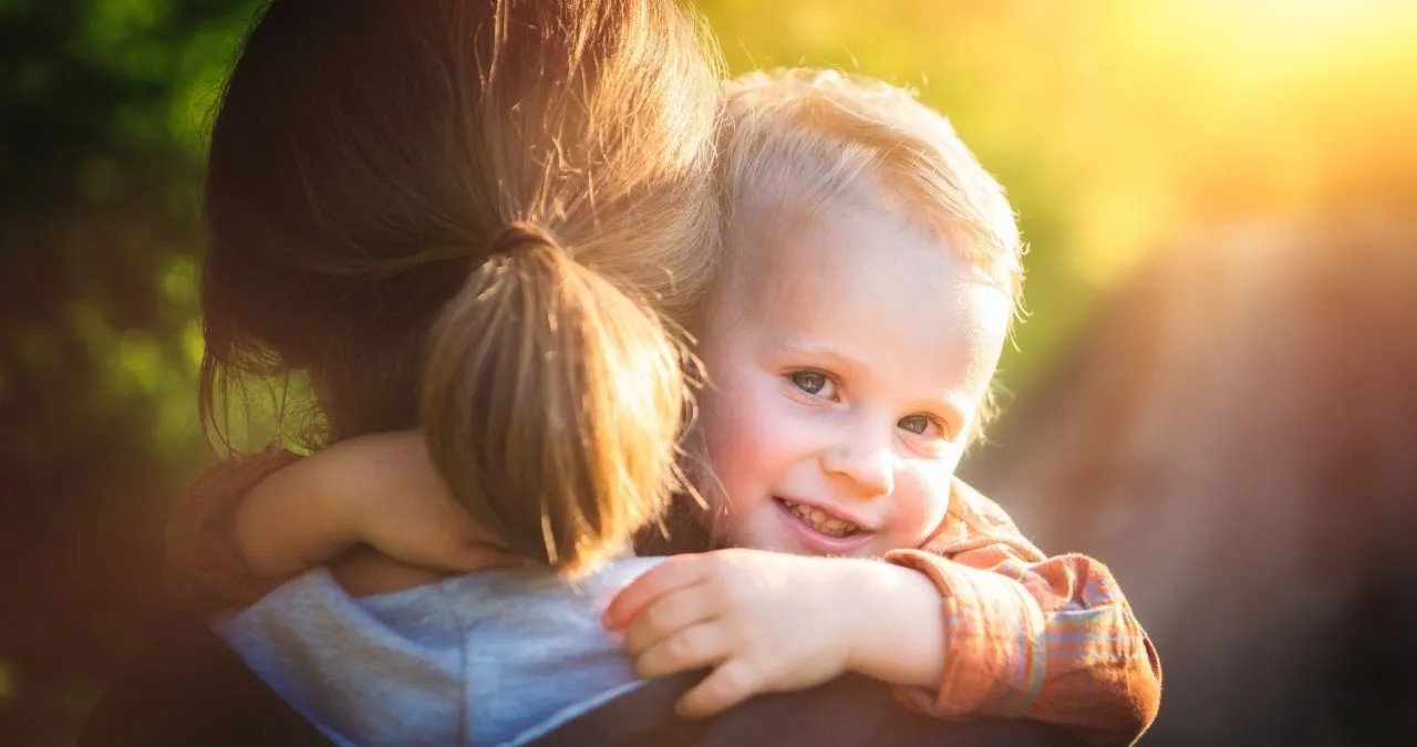 Czy opieka naprzemienna jest dobra dla dziecka? Zalety i wady modelu.