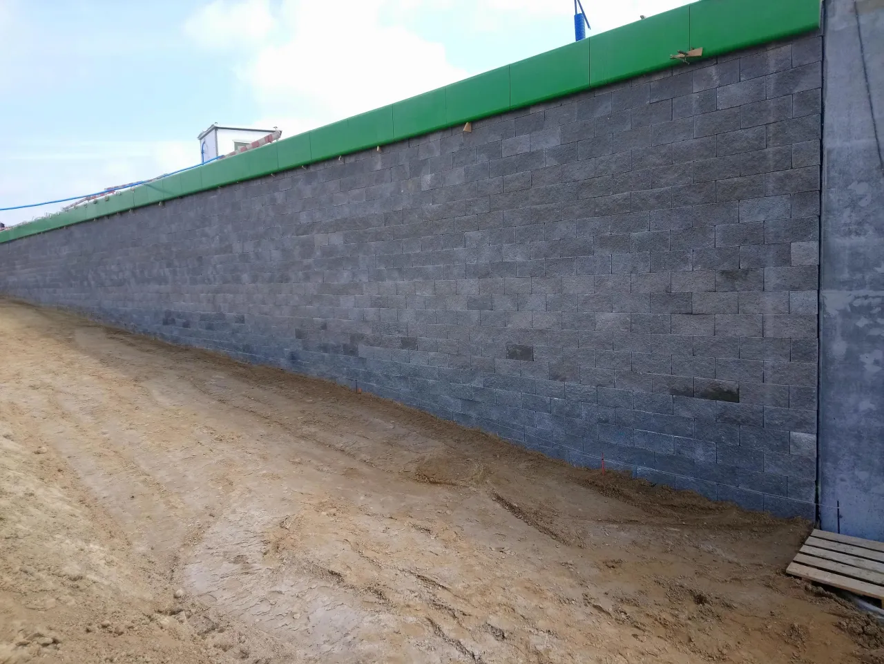 Grunt zbrojony - kluczowe zalety i zastosowania w budownictwie