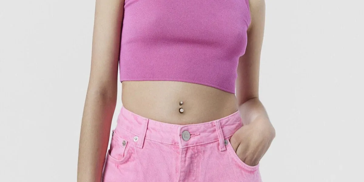 Ile kosztuje kolczyk w pępku? Sprawdź ceny i ukryte wydatki