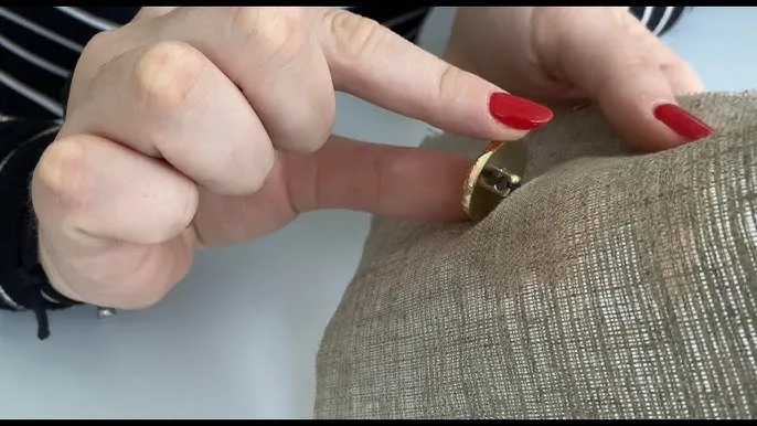 Jak naprawić guzik w kanapie - proste sposoby na skuteczną naprawę