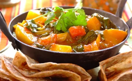 Żółta pasta curry do czego? Przepisy, które zaskoczą Twoje dania