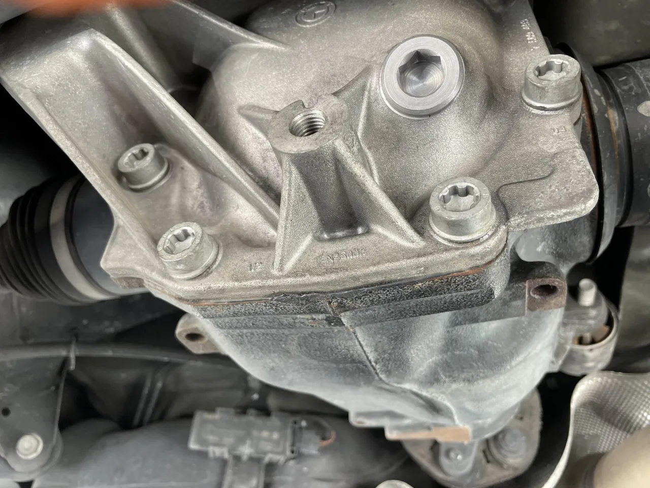 BMW E90 wyje? Łożyska dyferencjału: Diagnoza, koszty, naprawa