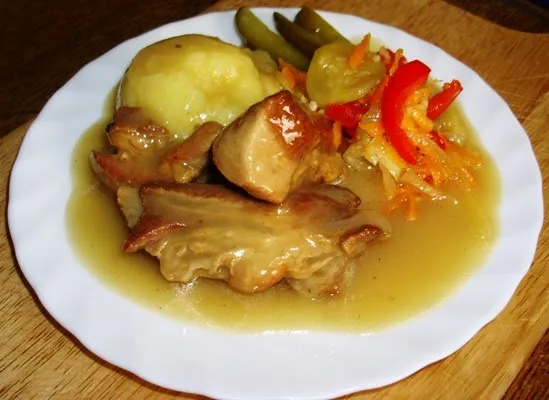 Sos z żeberek: Jak osiągnąć idealny smak i kruchość mięsa?