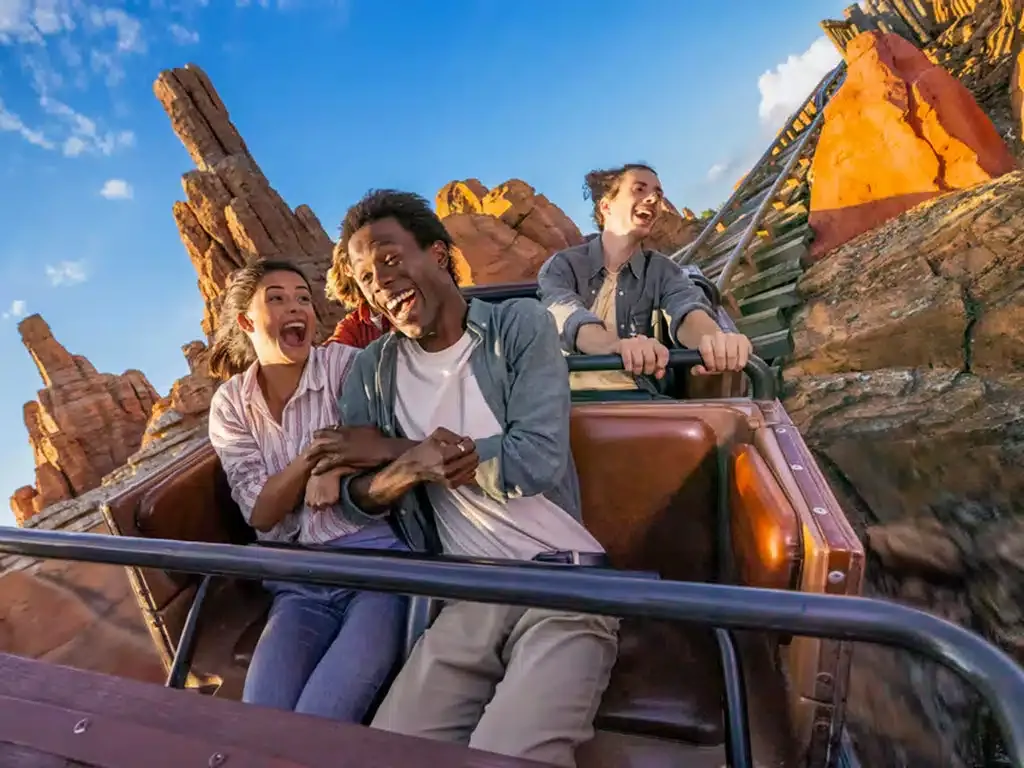 Jakie atrakcje są w Disneylandzie? Odkryj niezapomniane przeżycia