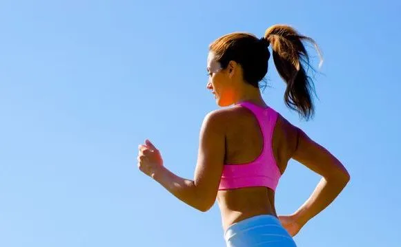 Co daje bieganie kobietom? Odkryj korzyści dla zdrowia i sylwetki