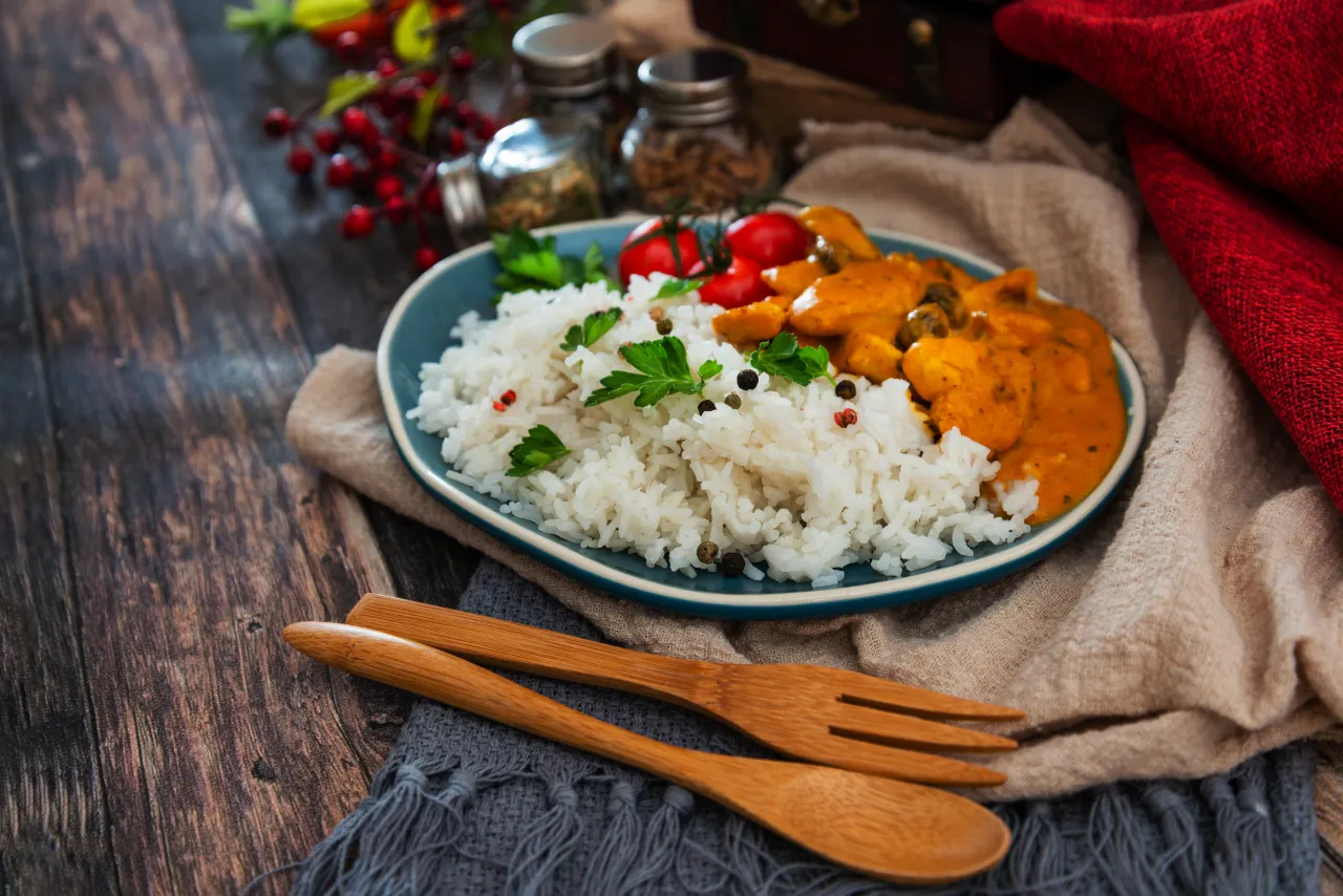 Co do ryżu na obiad? 10 łatwych przepisów, które zaskoczą każdego Co do ryżu na obiad? 10 łatwych przepisów, które zaskoczą każdego