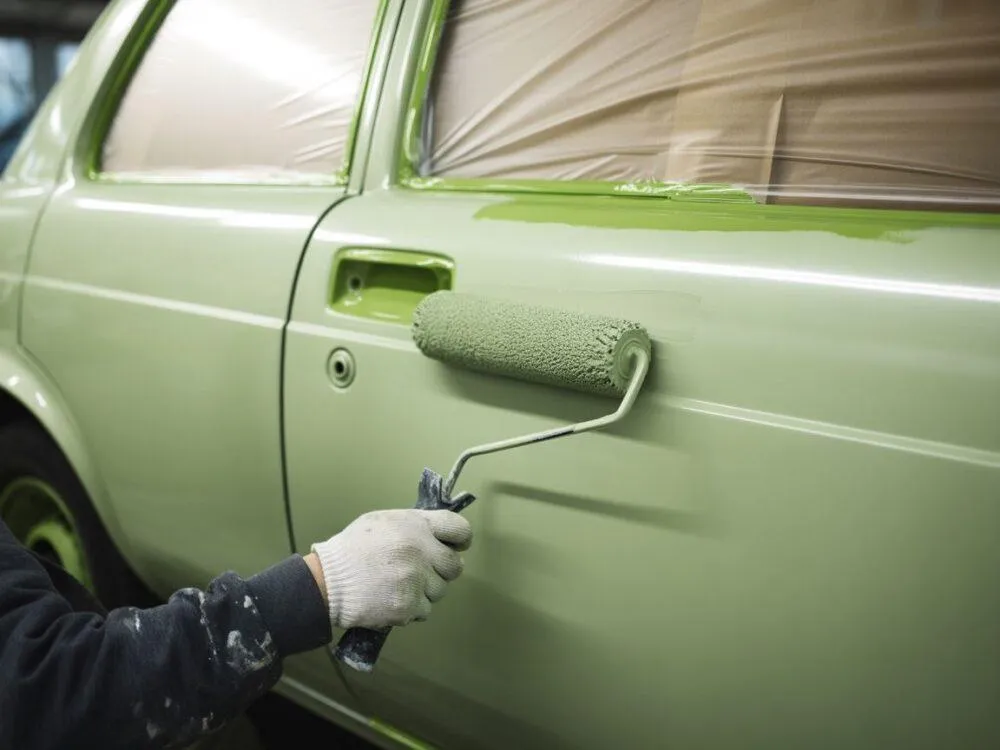 Malowanie auta wałkiem: Jaką farbę wybrać? Poradnik eksperta