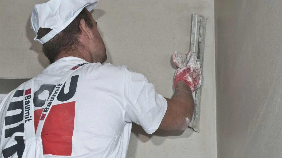 Tynki gipsowe czy cementowo-wapienne cena – co wybrać i ile kosztują?